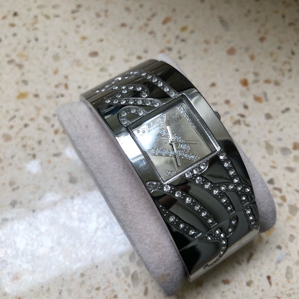 🤑 Women’s Guess Watch